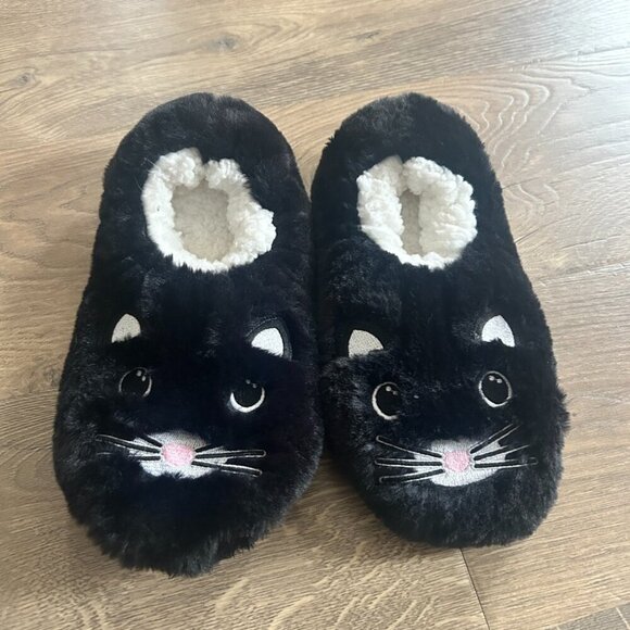 Shoes - Brand new cat slippers